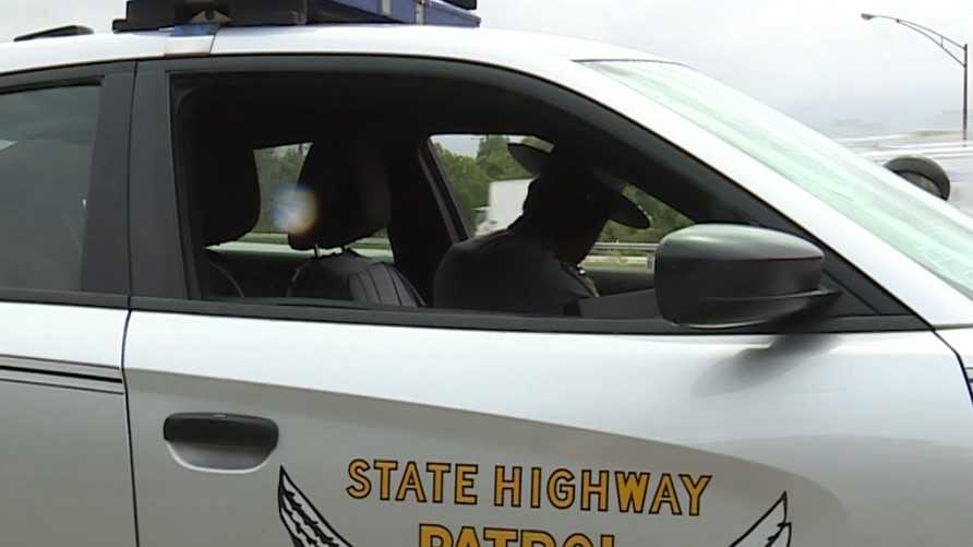 OSHP: Semitruck driver hospitalized after colliding with disabled box truck on the side of I-71