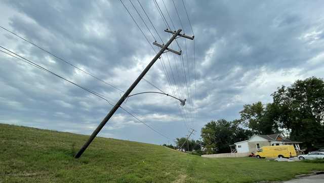 Work continues to restore power in Ottawa, Kansas after powerful storms - Vimarsana News