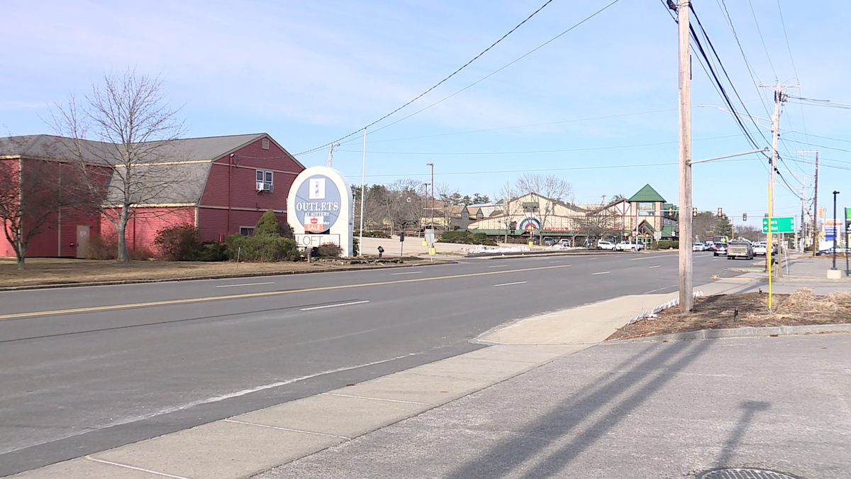 Busy outlets in Maine, just beyond NH border, to be demolished