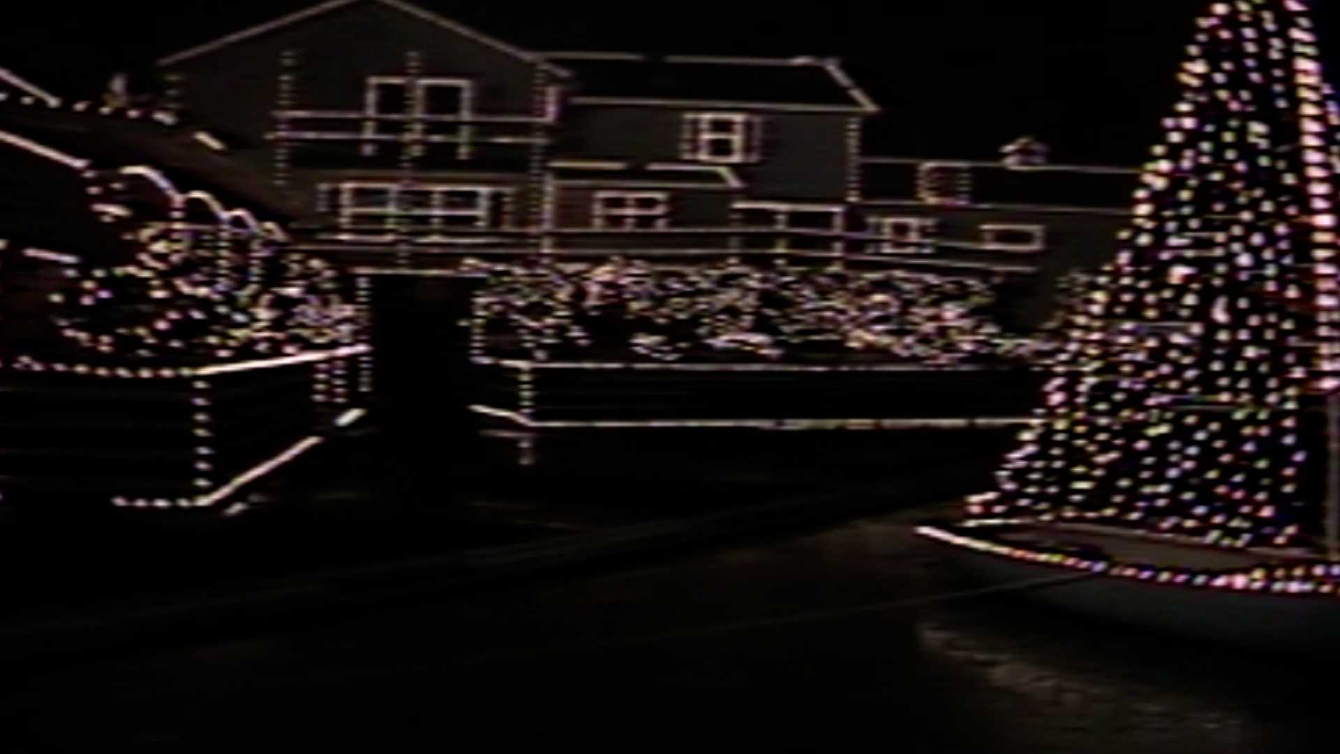 Overly's home dazzled with 250,000 Christmas lights in 1985