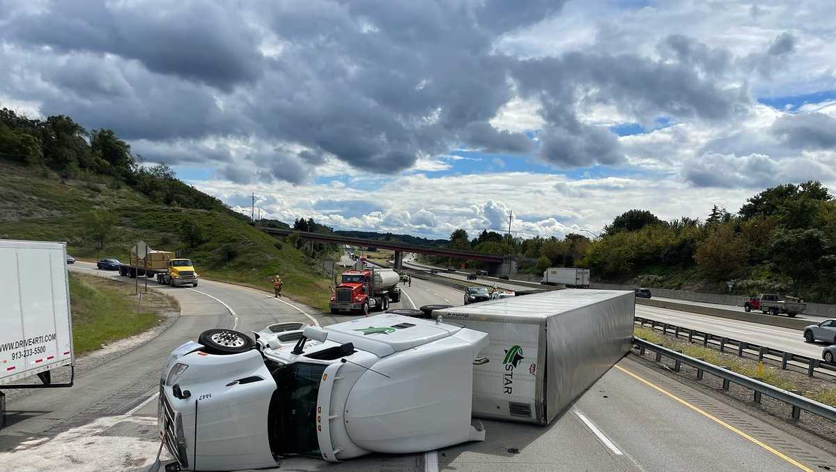 Pittsburgh traffic: Tractor-trailer crash on I-79
