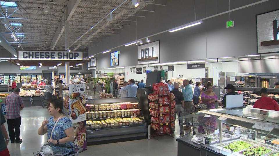 2 new grocery stores open in Baltimore area