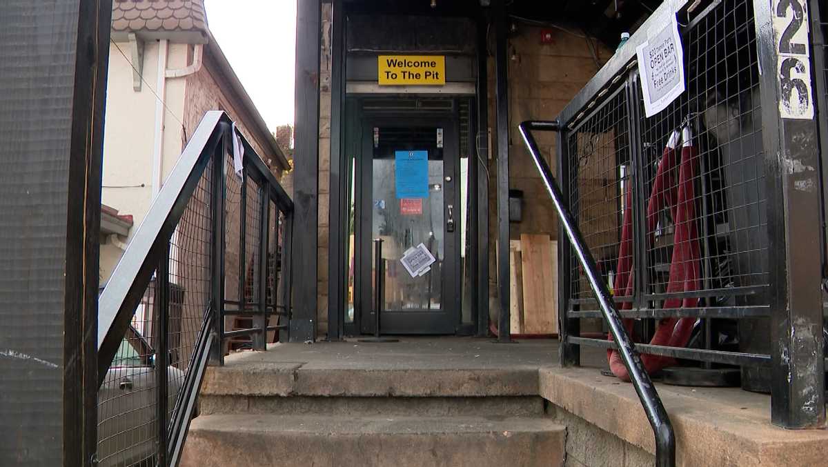 Panther Pit in Oakland has padlock, condemnation notice on door