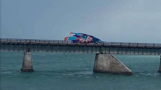 Florida Keys parasailing accident leaves woman dead, 2 kids hurt - Vimarsana News