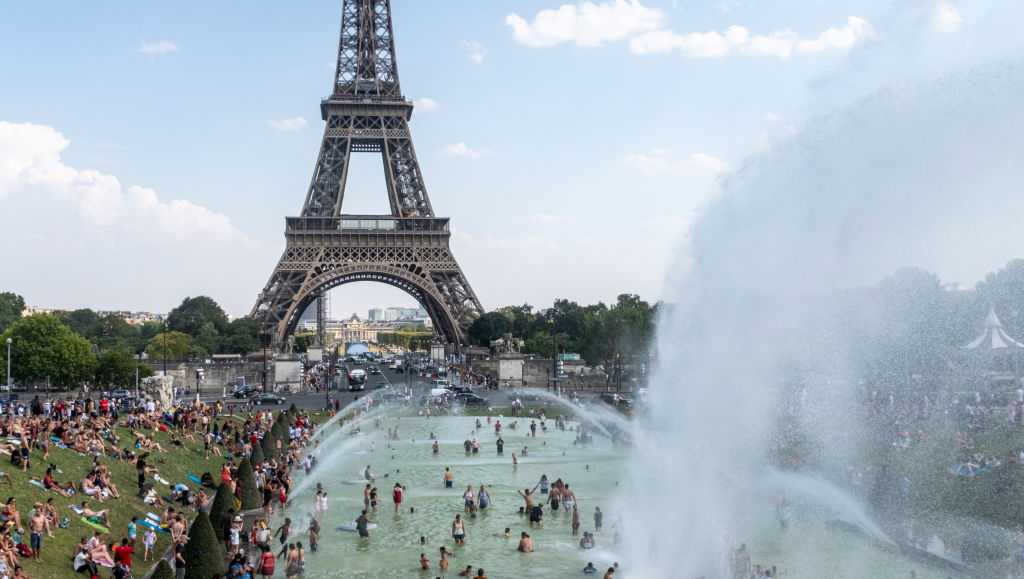 Nearly 1,500 deaths linked to French heat waves