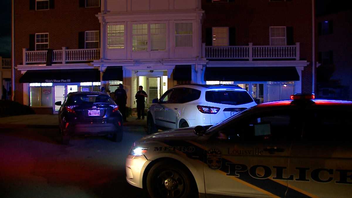 Teen girl hospitalized after being shot in Park DuValle neighborhood