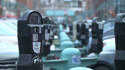 Milwaukee may extend downtown metered parking hours to 9 p.m., add Saturday - Vimarsana News