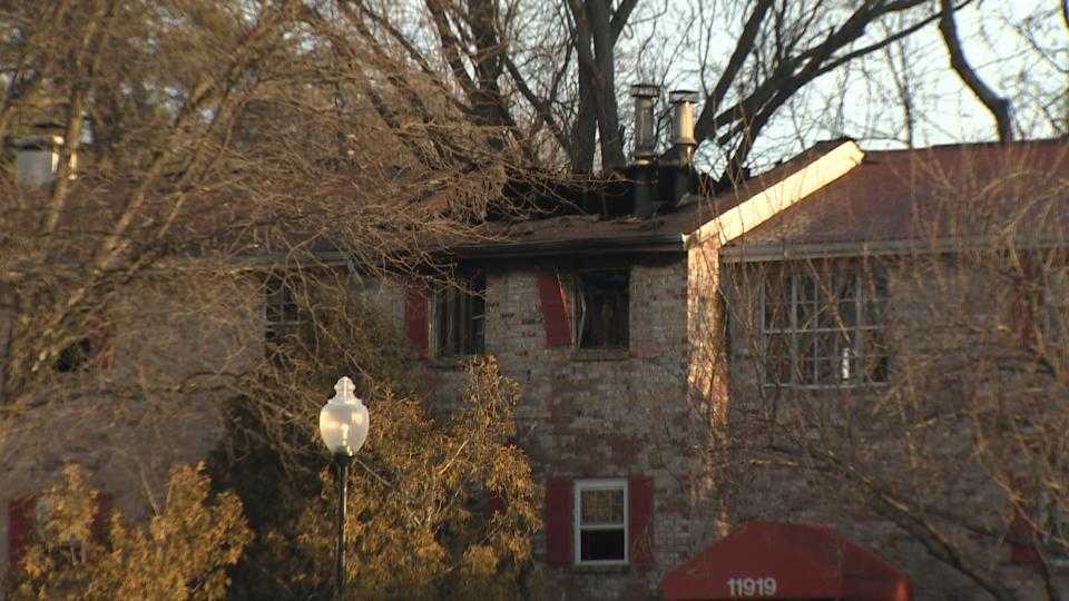 2 injured, 5 families displaced following apartment fire in Reisterstown