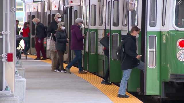 MBTA Green Line train derails in Boston on same day as service resumed on Orange Line - Vimarsana News