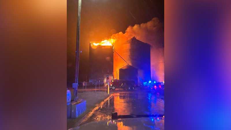 Firefighters spend hours battling grain bin fire in Hamilton County 