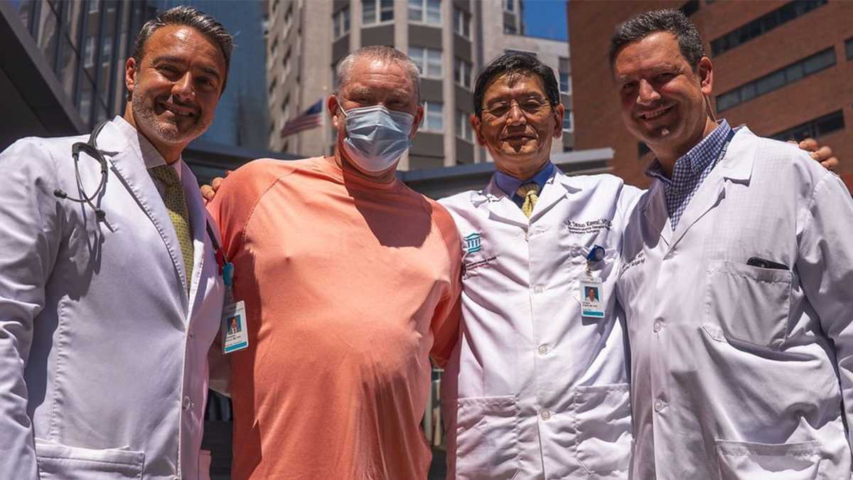 New Hampshire man receives pig kidney in successful transplant, company says