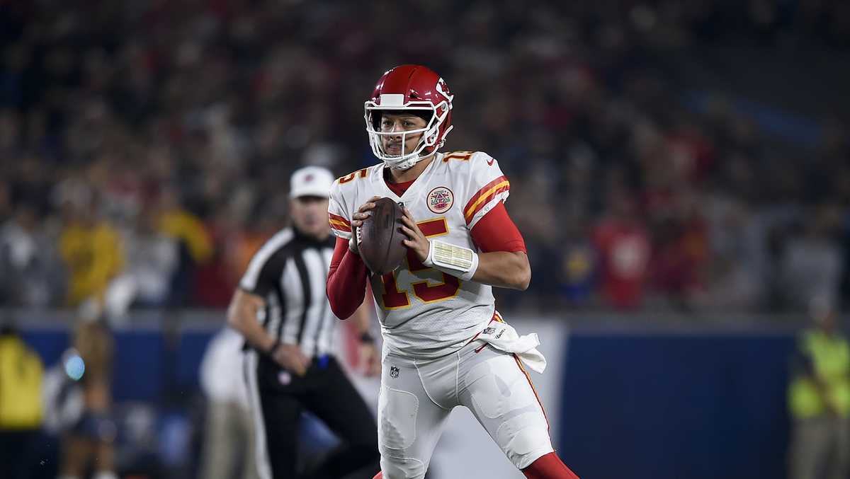 Patrick Mahomes, Travis Kelce remain in top 5 of NFL Pro Bowl voting