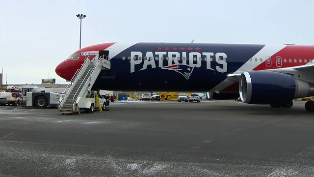 University of Virginia athletes to attend teammates' funerals via Patriots'  team plane