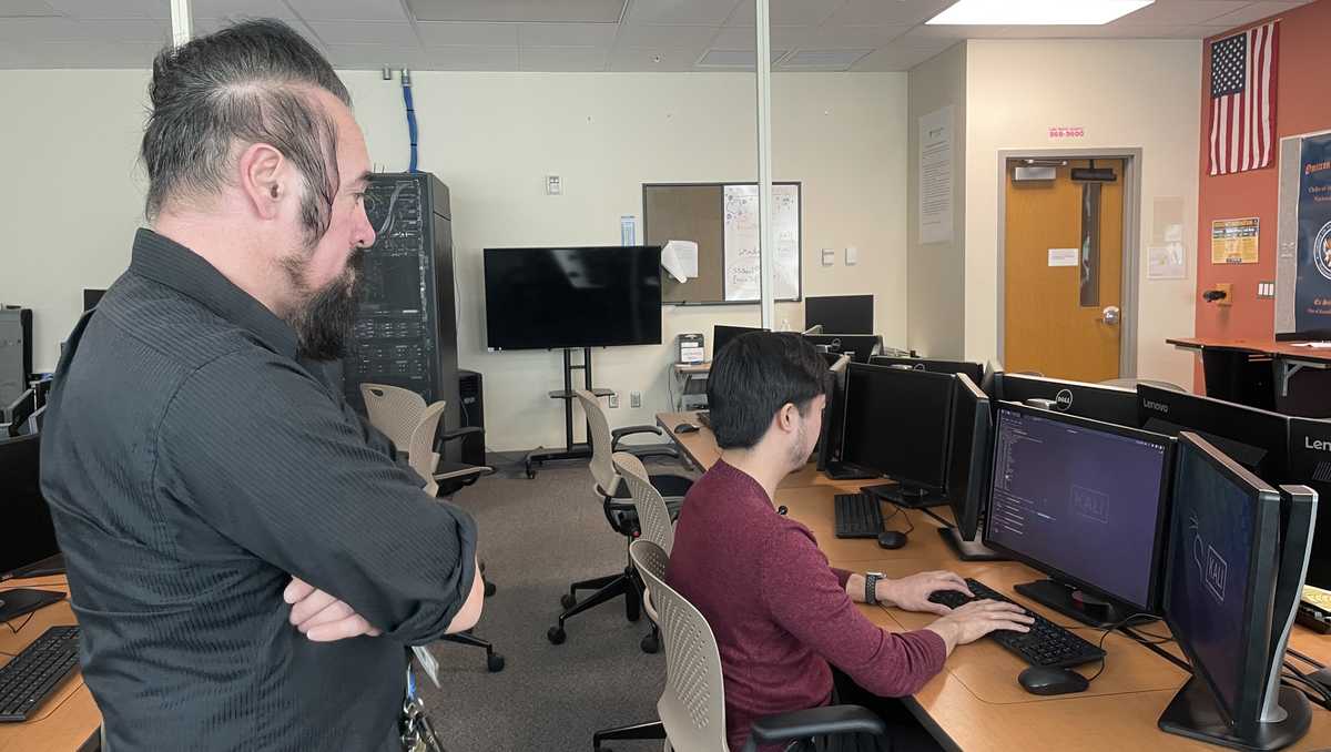 Local college students learn ethical hacking skills to stop thieves ...