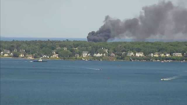 Large fire destroys 2 buildings on Peaks Island, officials say - Vimarsana News