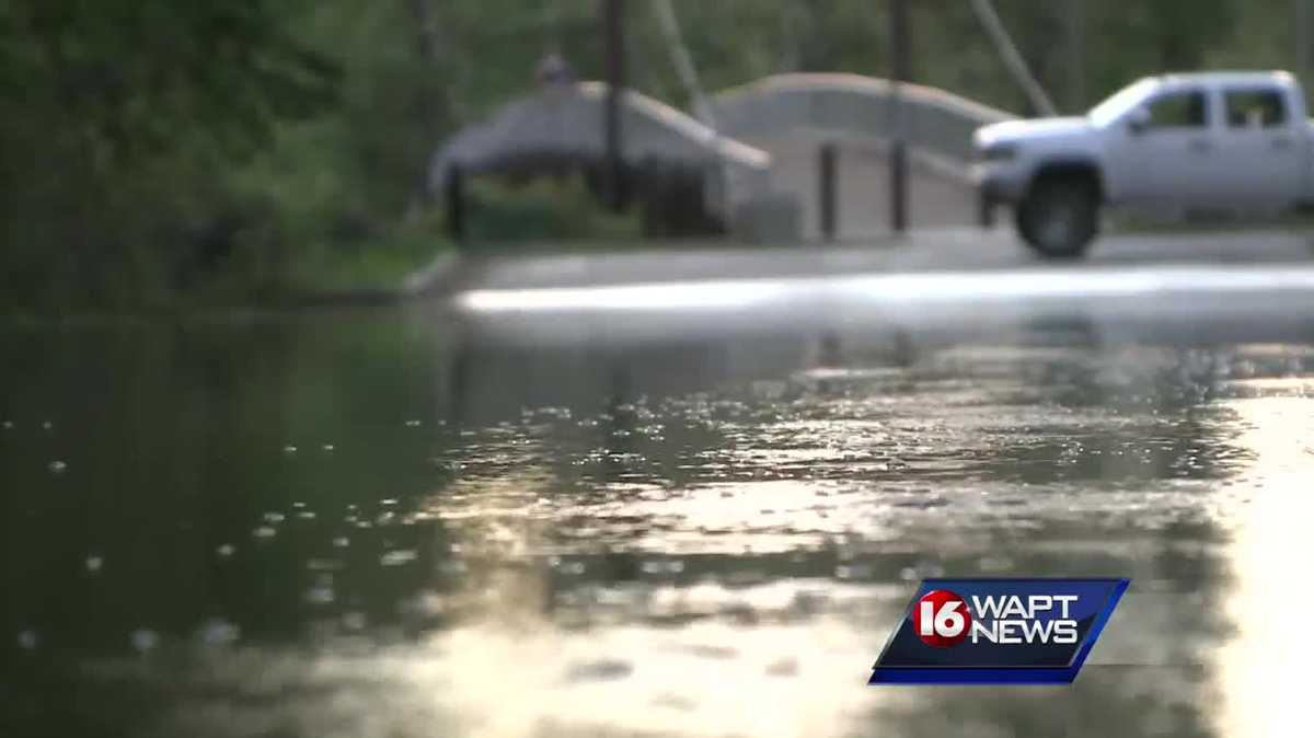 Rains prompt flooding in central Mississippi