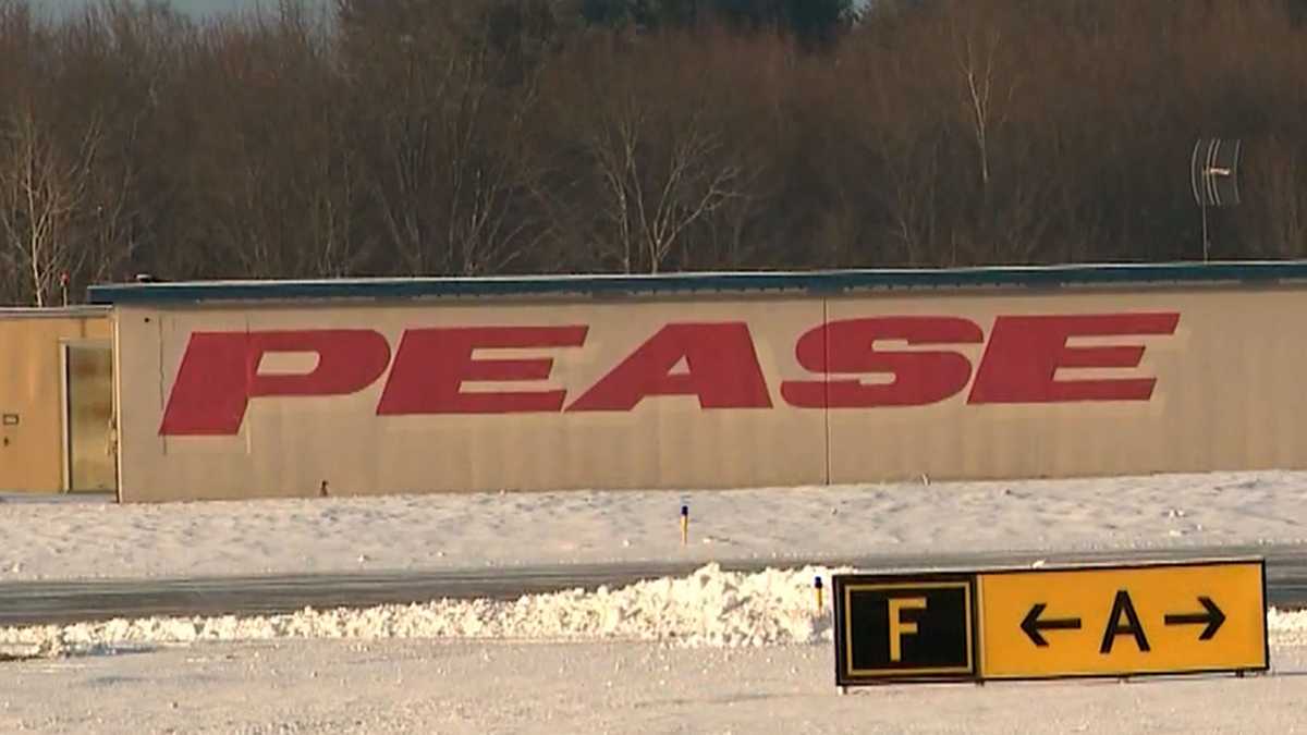 Plane with ICE detainees on tarmac at Portsmouth Airport for more than 12 hours