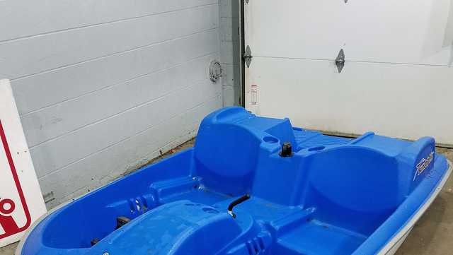 Burlington police search for owner of pedal boat seized off Lake Champlain - Vimarsana News