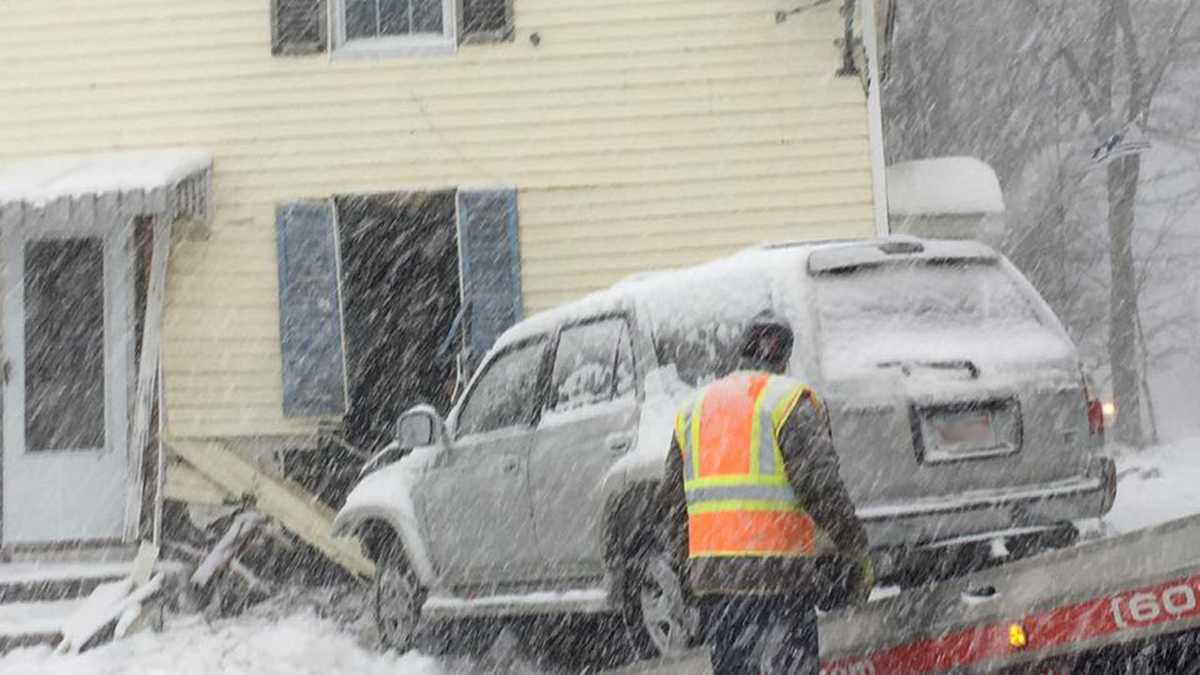 Car crashes into Pelham home during snowstorm