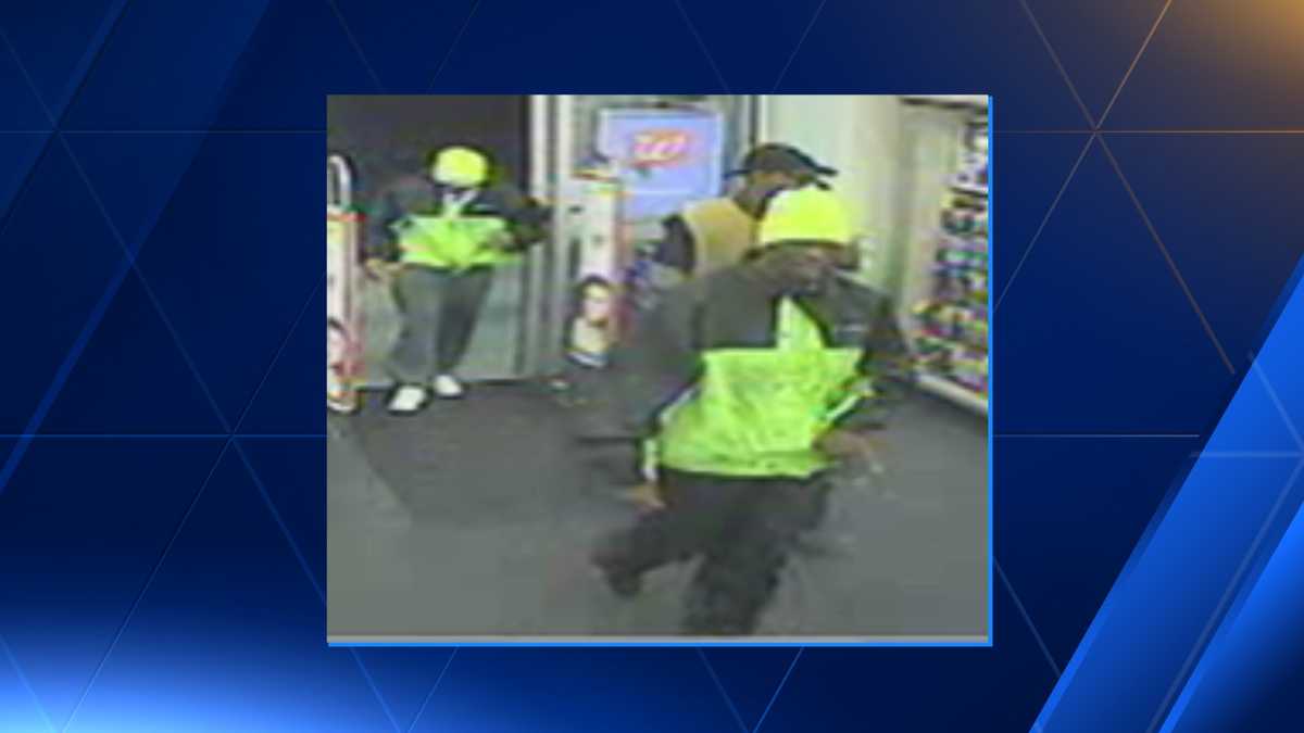 Pelham police seek three men in Walgreens robbery