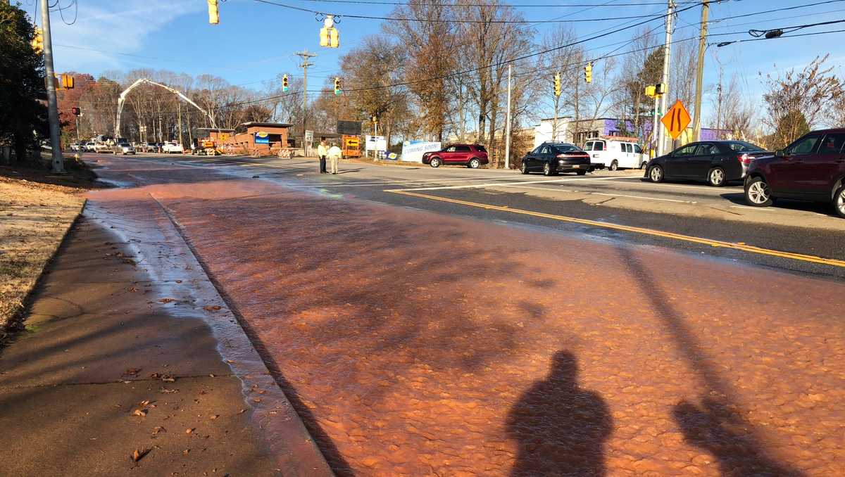 Detour on Pelham Road due to water main break