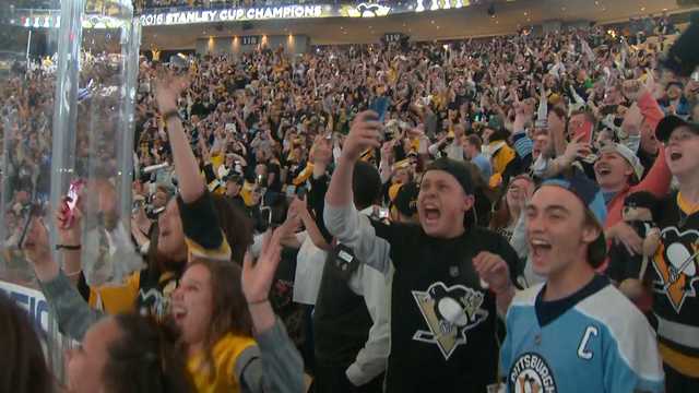 Penguins fans excited about return of the big screen