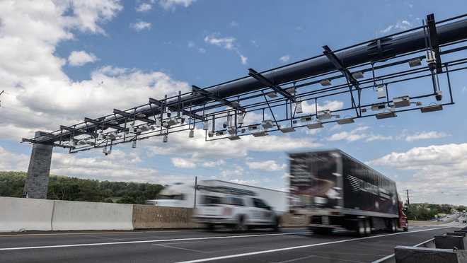 Pórtico de peaje en la vía pública de Pennsylvania Turnpike