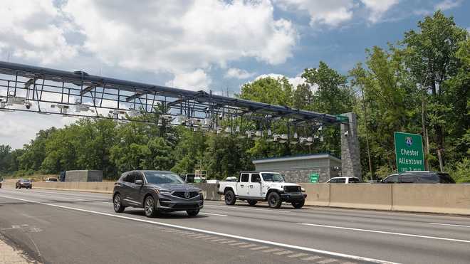 Pórtico de peaje en la vía pública de Pennsylvania Turnpike