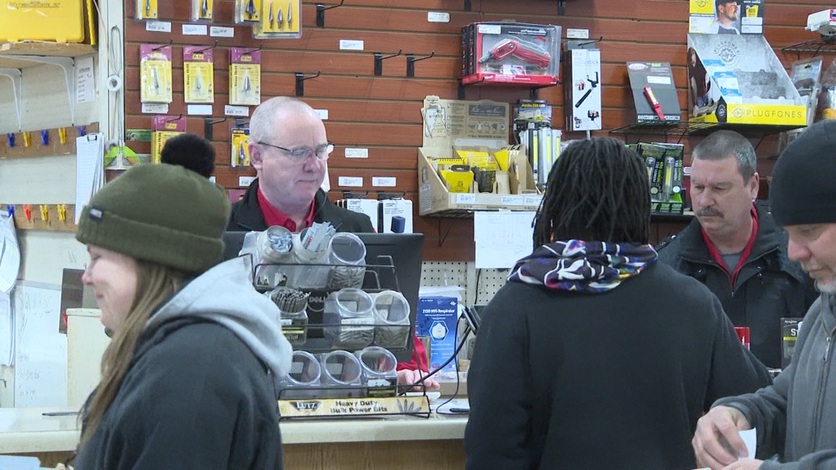 Arkansas hardware store runs out of snow shovels