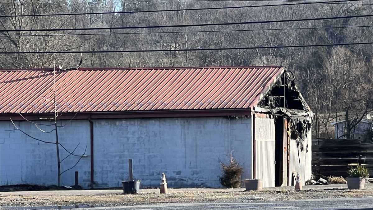 Commercial building fire in Perry County