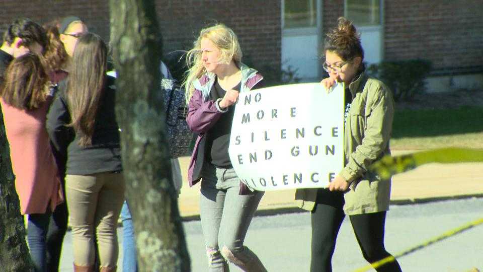 Photos Maryland students walk out to honor Florida shooting victims
