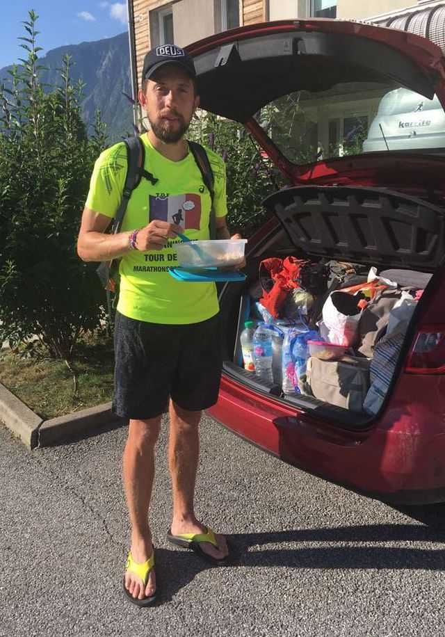 Runner&#x20;Peter&#x20;Thompson&#x20;on&#x20;his&#x20;Tour&#x20;de&#x20;France&#x20;route