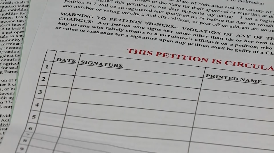 Arkansas Wage Hike Supporters Turn In Additional Signatures