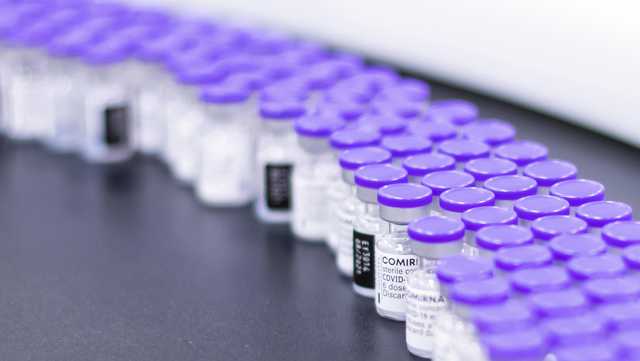 Pfizer and BioNTech start clinical trial for omicron-specific COVID-19 vaccine - Vimarsana News