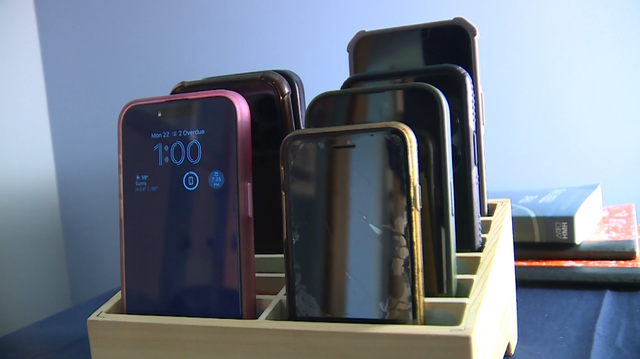 Smaller districts are limiting cell phone use in class. Can it work for larger districts, too? - Vimarsana News