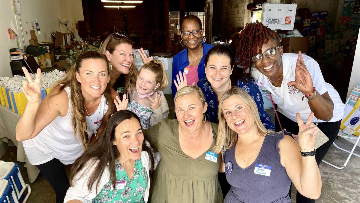 PHOTOS Savannah Over The Moon Diaper Bank Sip and See