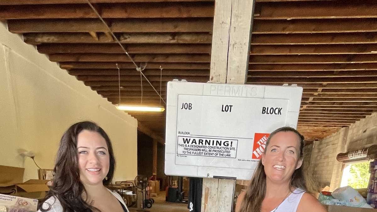 PHOTOS Savannah Over The Moon Diaper Bank Sip and See