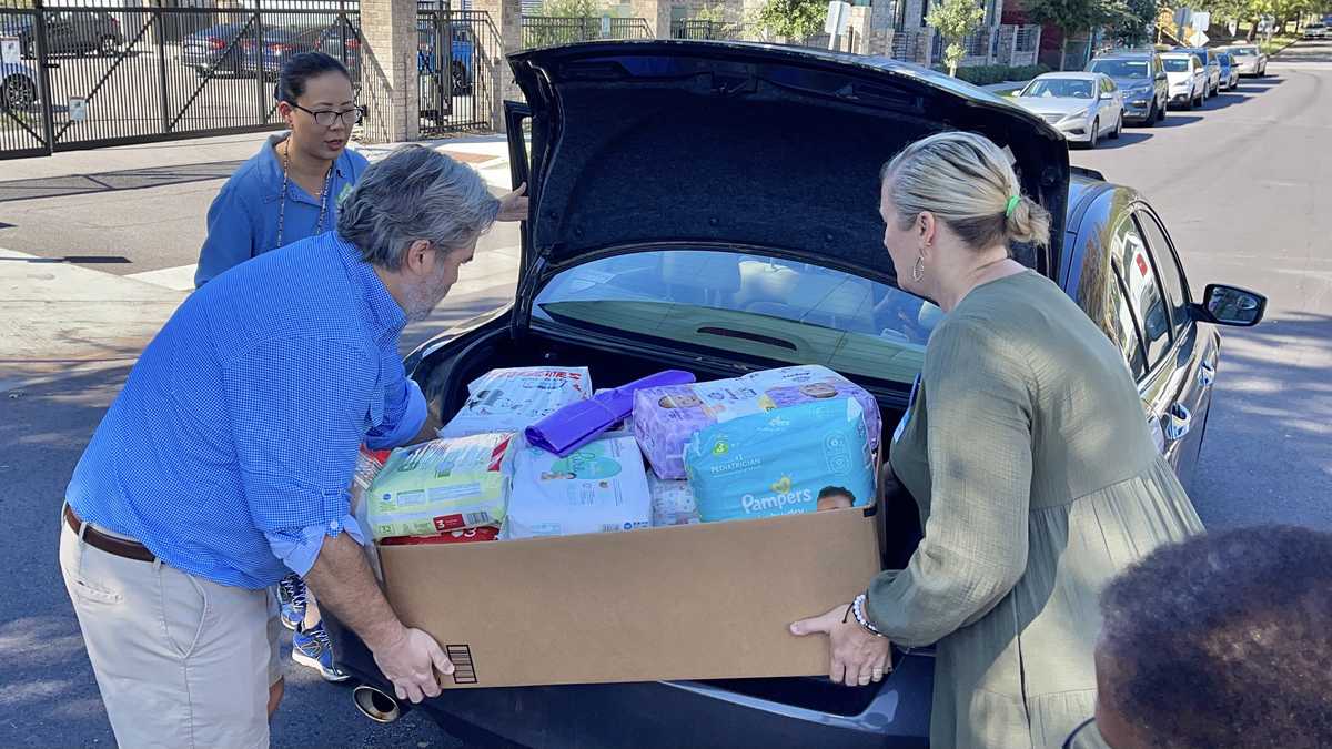 PHOTOS Savannah Over The Moon Diaper Bank Sip and See