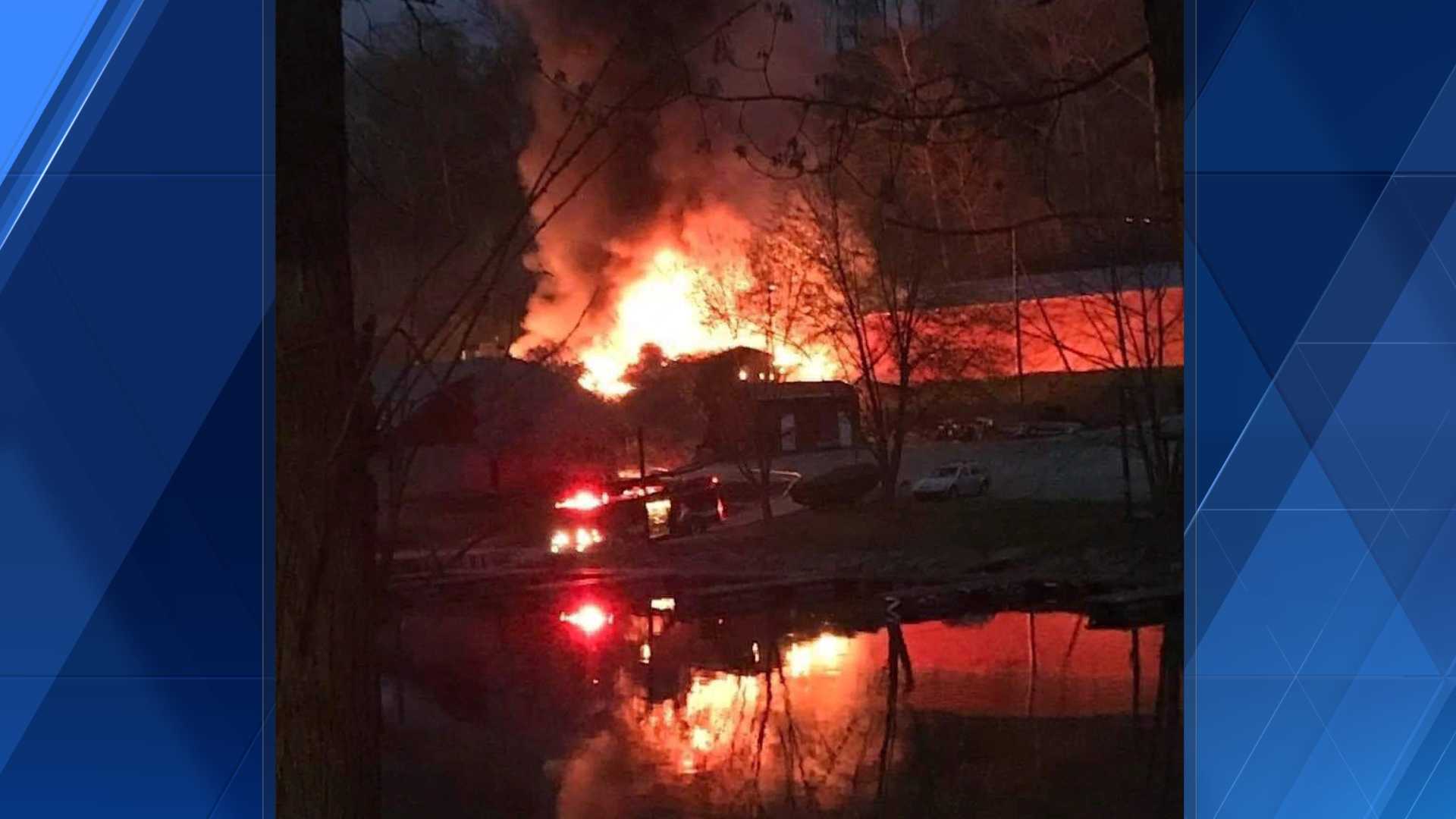 Large fire breaks out at marina in Greene County - Vimarsana News