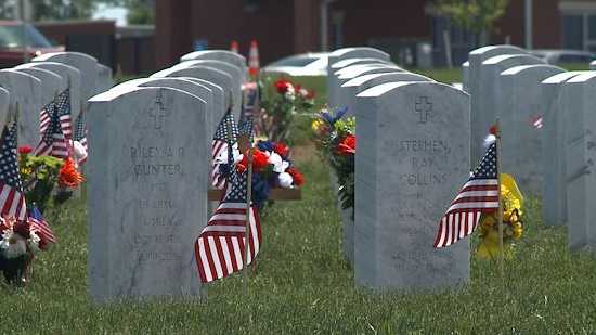 Hundreds gather for Memorial Day ceremony at Omaha National Cemetery