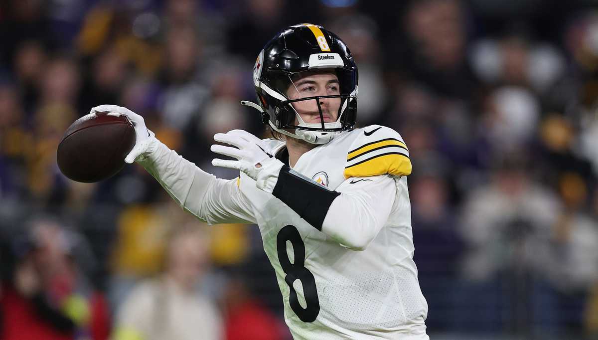 Pickett rising to the moment as the Steelers keep hope alive