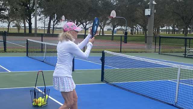 South Florida pickleball player not letting injury keep her off the court - Vimarsana News