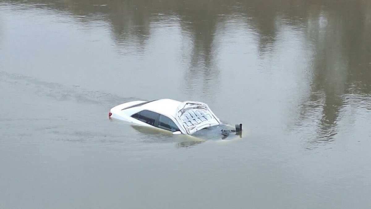 Woman survives after car goes off Mississippi bridge and into a river