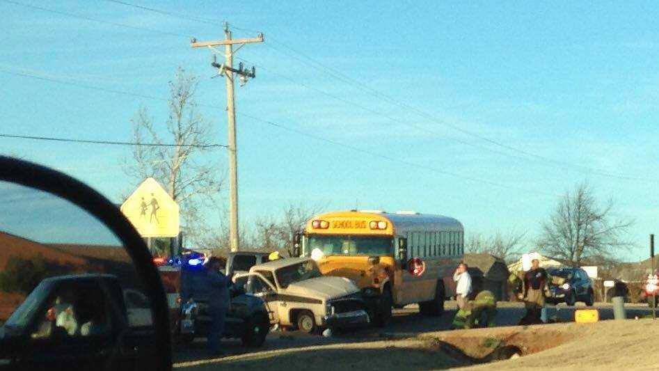 Multiple injuries reported in crash involving school bus in Piedmont