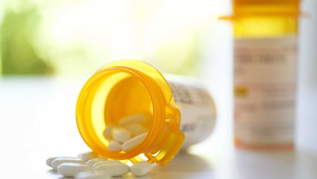 DEA warns of fake pills flooding streets