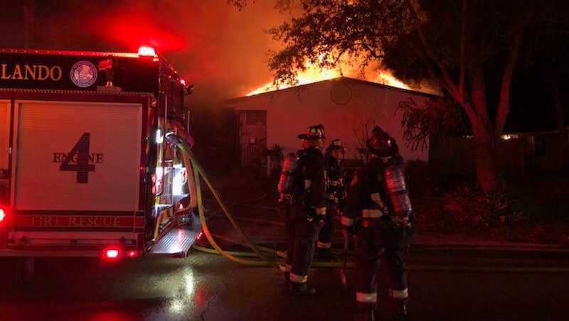 Orlando fire displaces two