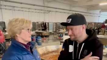 Rep. Pingree visiting reception center for Ukrainian refugees - Vimarsana News