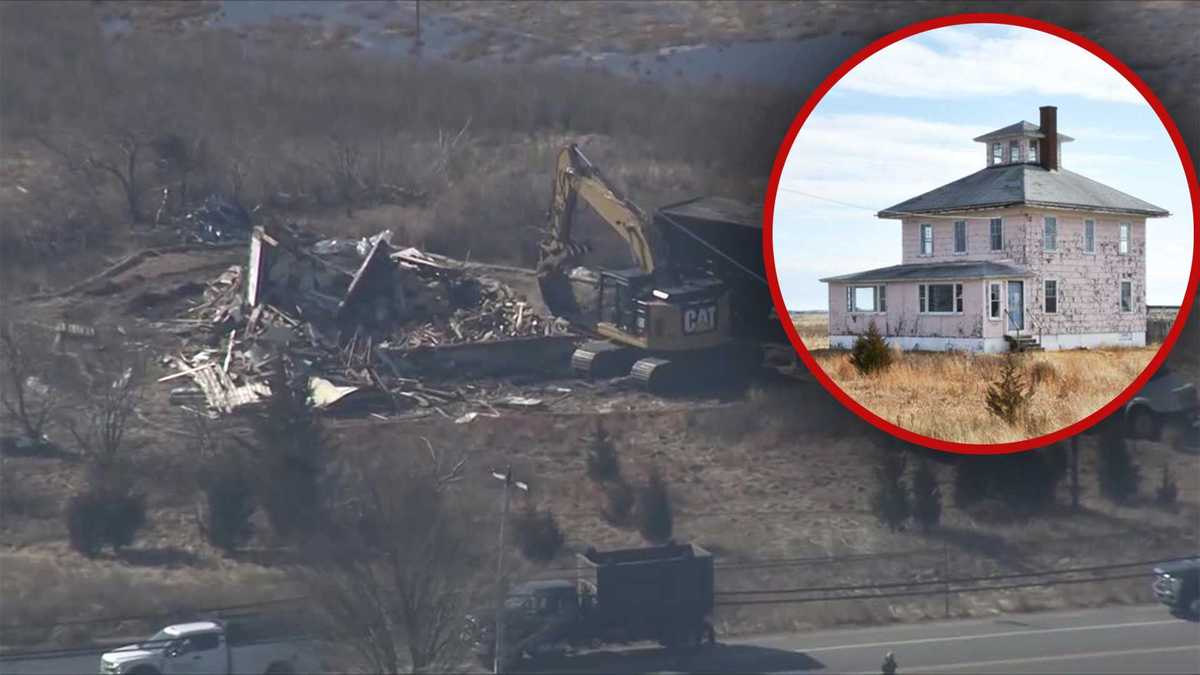‘The Pink House,’ a Mass. landmark, torn down Tuesday morning