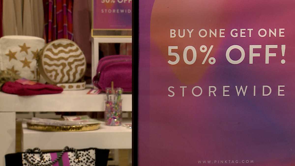 Are customers choosing online over instore shopping this holiday season?