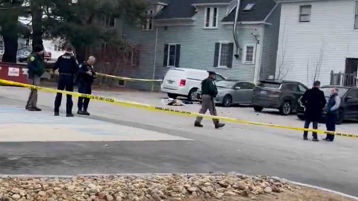 2 men injured in shooting near bank in NH town, police say